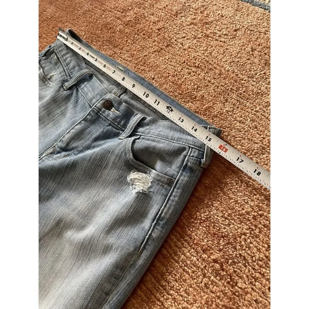 Old Navy Women’s Blue Destroyed Shorts Bermuda Size S